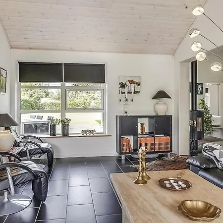 펜션 Four-bedroom In