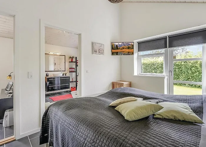 Four-bedroom In Casa vacanze *